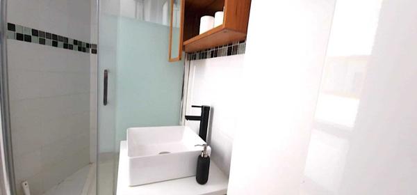 2/3 pièces . 250 m RER E et futur métro