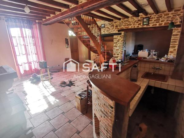 Maison 4 chambres à fort potentiel sur grand terrain à l’entrée de Cossé-Le-Viivien