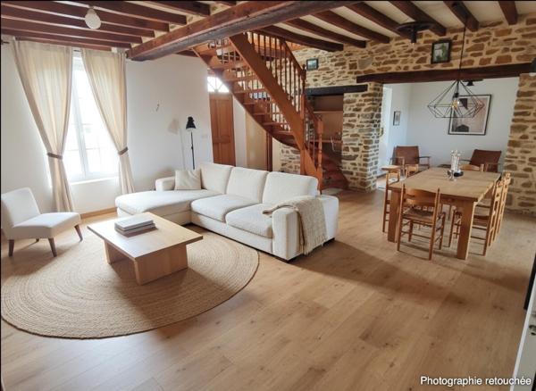 Maison 4 chambres à fort potentiel sur grand terrain à l’entrée de Cossé-Le-Viivien