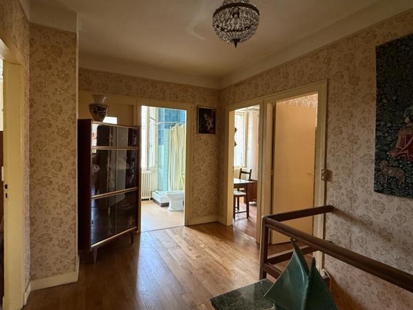 Maison de 160m², 3 chambres, avec garage et jardin indépendant de 443m² 69 500 €