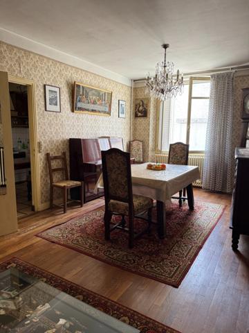 Maison de 160m², 3 chambres, avec garage et jardin indépendant de 443m² 69 500 €