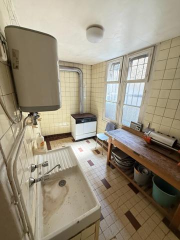 Maison de 160m², 3 chambres, avec garage et jardin indépendant de 443m² 69 500 €