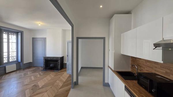 À LOUER – PROCHE CENTRE-VILLE – T3 – LYON 2ᵉ