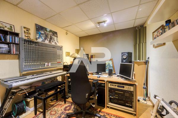 Maison Rueil Malmaison 5 pièce(s) 110 m2 €699 000 ** - Référence 19288