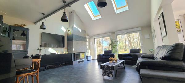 EXCEPTIONNELLE MAISON À BAILLON sur la commune d'ASNIÈRES-SUR-OISE