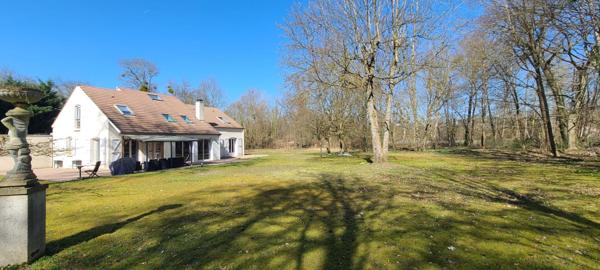 EXCEPTIONNELLE MAISON À BAILLON sur la commune d'ASNIÈRES-SUR-OISE