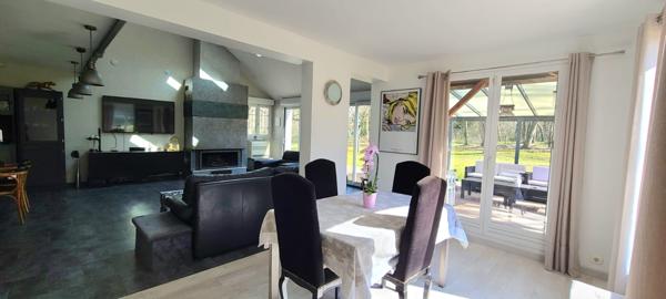 EXCEPTIONNELLE MAISON À BAILLON sur la commune d'ASNIÈRES-SUR-OISE