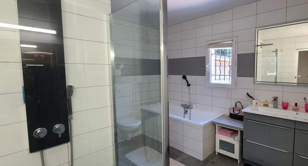 EXCEPTIONNELLE MAISON À BAILLON sur la commune d'ASNIÈRES-SUR-OISE