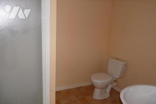 A vendre à Ambrières les vallées(53), proche du centre-ville avec accès à la varenne, une premi...