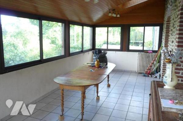 A vendre à Ambrières les vallées(53), proche du centre-ville avec accès à la varenne, une premi...