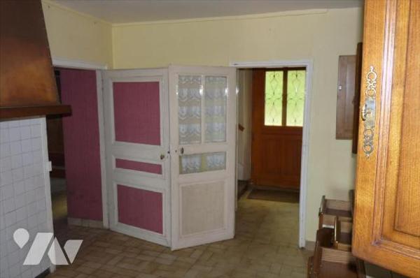 A vendre à Ambrières les vallées(53), proche du centre-ville avec accès à la varenne, une premi...