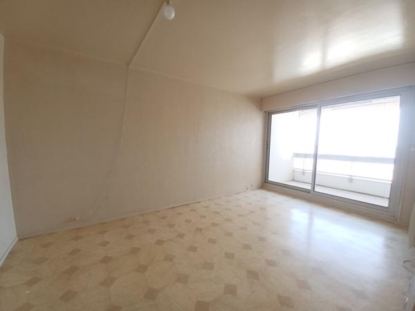 Parking + annexe + appartement