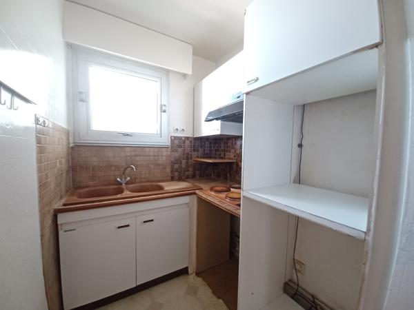 Parking + annexe + appartement