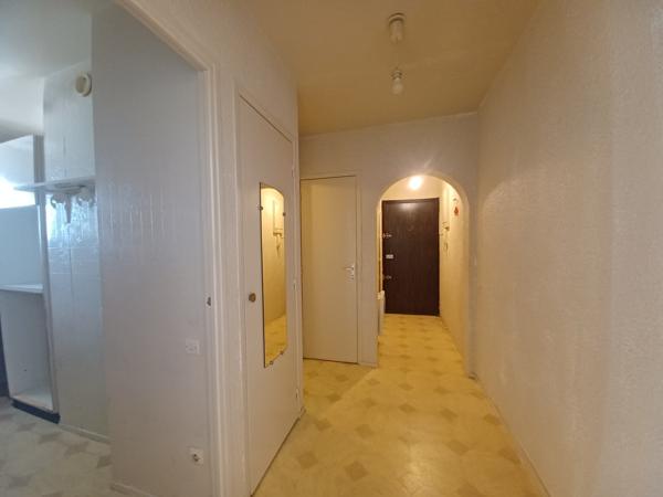 Parking + annexe + appartement