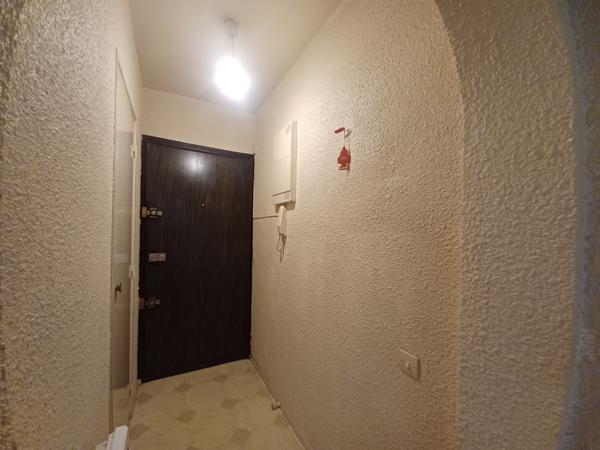 Parking + annexe + appartement