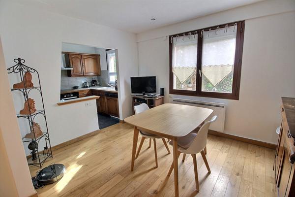 MONTREUIL, AU CALME D'UNE IMPASSE, MAISON LUMINEUSE 4 PIECES SANS TRAVAUX AVEC JARDIN.