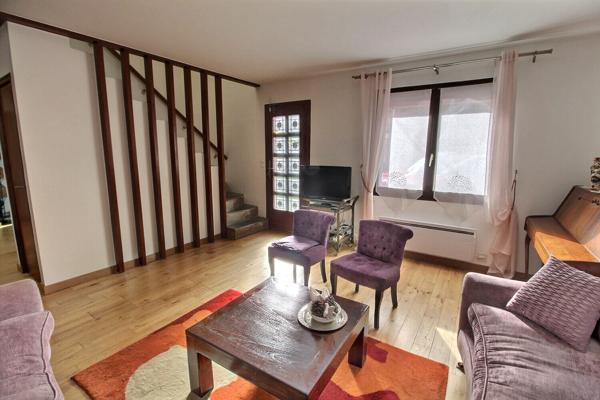 MONTREUIL, AU CALME D'UNE IMPASSE, MAISON LUMINEUSE 4 PIECES SANS TRAVAUX AVEC JARDIN.