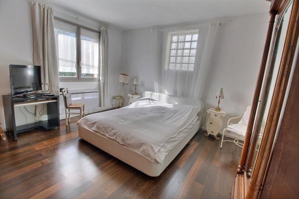 MONTREUIL, AU CALME D'UNE IMPASSE, MAISON LUMINEUSE 4 PIECES SANS TRAVAUX AVEC JARDIN.