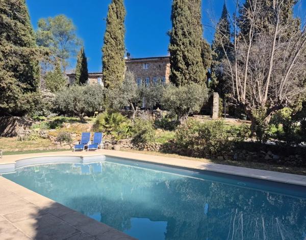 Lorgues – Magnifique bastide en pierre avec piscine et chambres d’hôtes