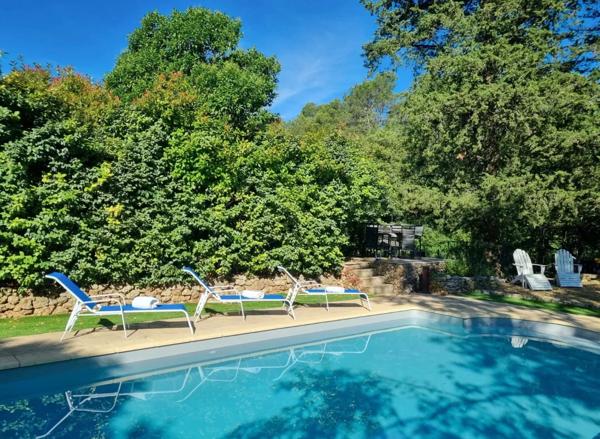 Lorgues – Magnifique bastide en pierre avec piscine et chambres d’hôtes