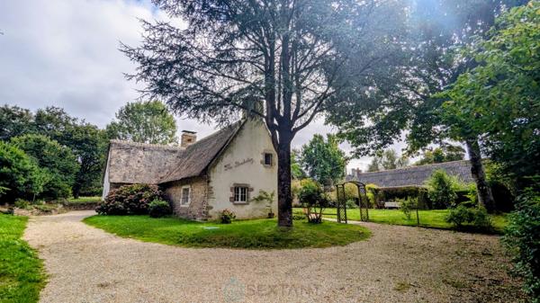 Authentique chaumière avec terrain et dépendances – Auray 15 min