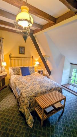 Authentique chaumière avec terrain et dépendances – Auray 15 min