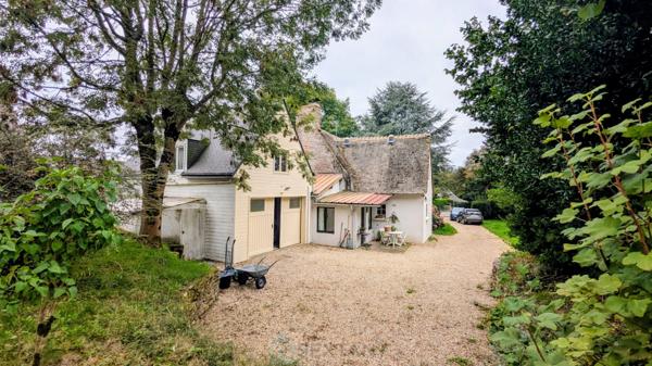 Authentique chaumière avec terrain et dépendances – Auray 15 min