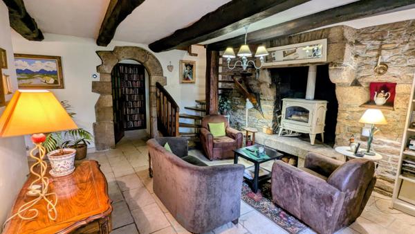 Authentique chaumière avec terrain et dépendances – Auray 15 min