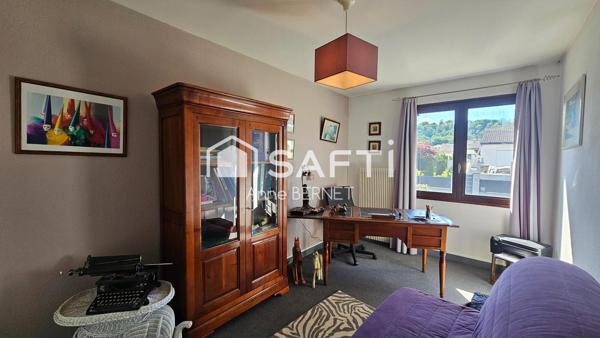 BELLE MAISON DANS UN SECTEUR PAVILLONNAIRE TRES CALME