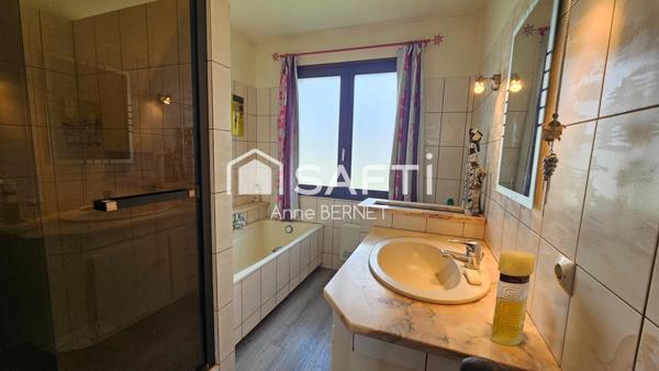 BELLE MAISON DANS UN SECTEUR PAVILLONNAIRE TRES CALME