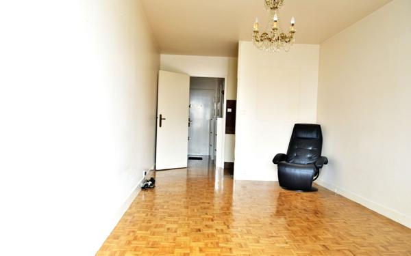 Appartement à vendre    1 pièce • 26 m2 Paris 18