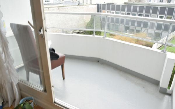 Appartement à vendre    1 pièce • 26 m2 Paris 18