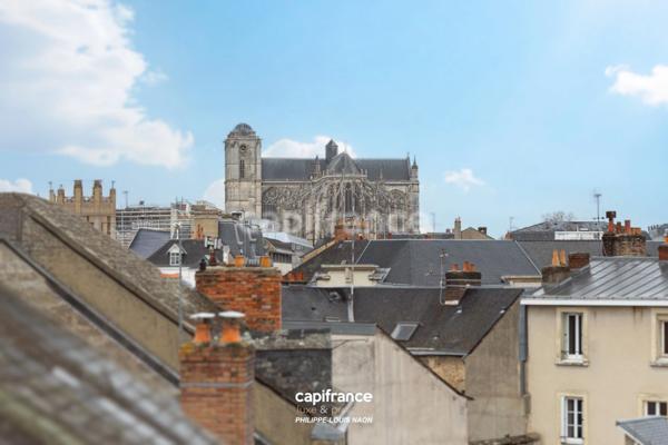 À VENDRE — Le Mans HYPER-CENTRE - VUE CATHÉDRALE