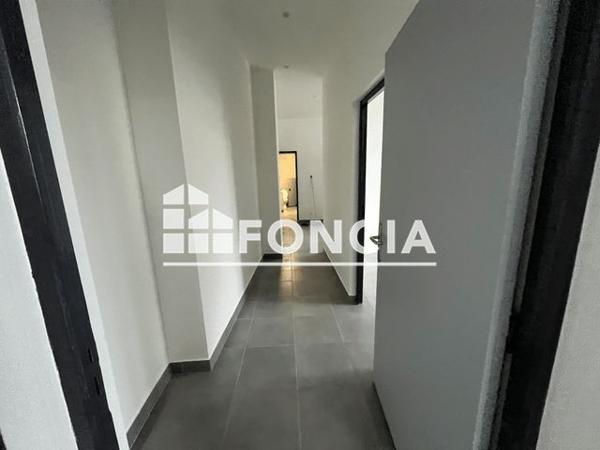 Location Local commercial 3 pièces 63.24 m² - 11 BIS RUE DE LA TANNERIE Etampes 91150