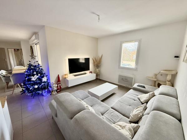 Pourrières (83910) T3 récent, 60m2, Calme absolu, Terrasse, Parking , centre Pourrieres