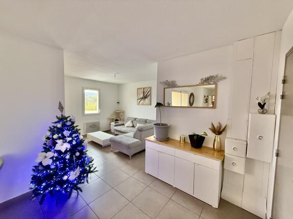 Pourrières (83910) T3 récent, 60m2, Calme absolu, Terrasse, Parking , centre Pourrieres