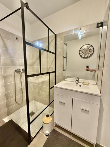 Pourrières (83910) T3 récent, 60m2, Calme absolu, Terrasse, Parking , centre Pourrieres