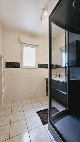 MAISON 5 PIECES PISCINE STUDIO INDEPENDANT