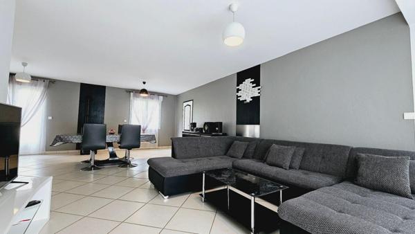 MAISON 5 PIECES PISCINE STUDIO INDEPENDANT