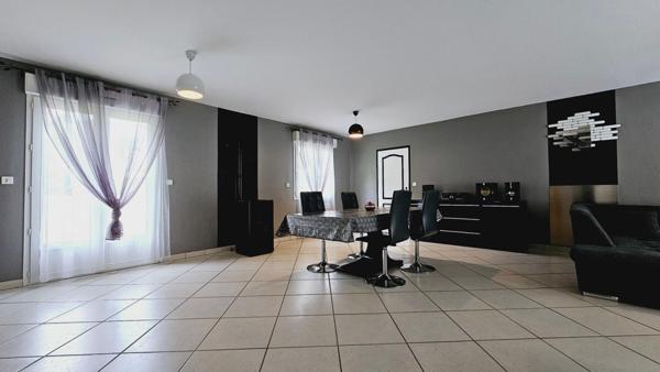 MAISON 5 PIECES PISCINE STUDIO INDEPENDANT