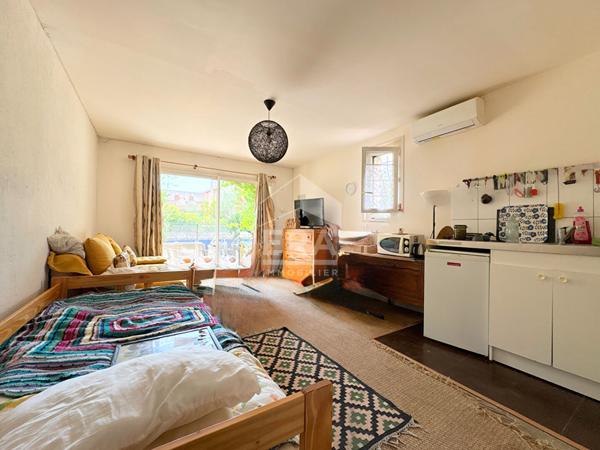 A VENDRE 84120 PERTUIS MAISON TYPE 7 PIECES D'ENVIRON 146M² AVEC JARDIN, PISCINE ET DEPENDANCE