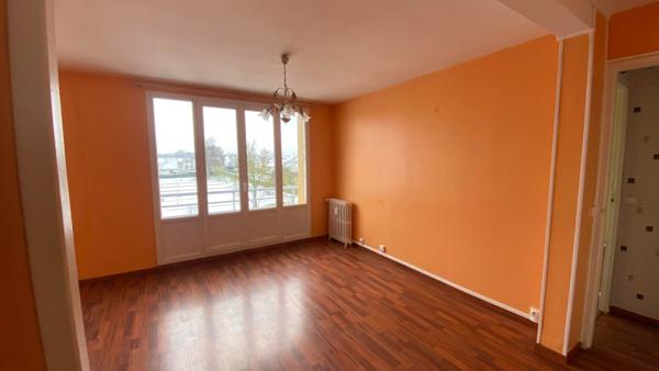 À VENDRE  Appartement T3 avec balcon, cave et garage