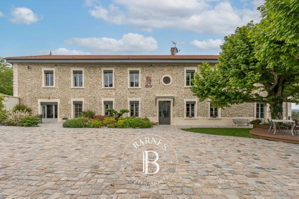 Maubec, Propriété 6 Chambres -  450 m² à vendre