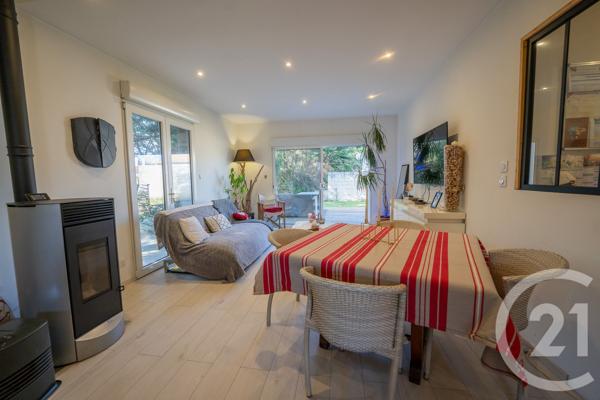 Maison à vendre  4 pièces - 78,87 m 2   SAUJON  - 17