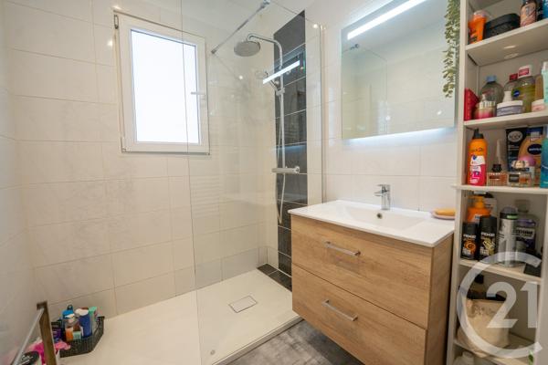 Maison à vendre  4 pièces - 78,87 m 2   SAUJON  - 17