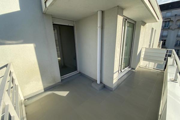 Rond Point de Vannes - T2 - 53 m2 + terrasse + ascenseur + p