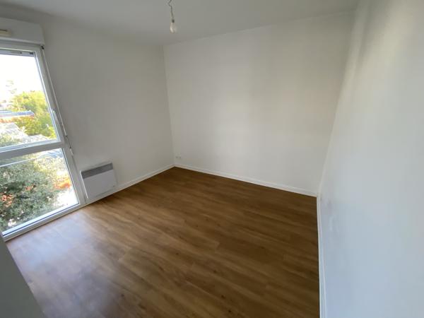 Rond Point de Vannes - T2 - 53 m2 + terrasse + ascenseur + p