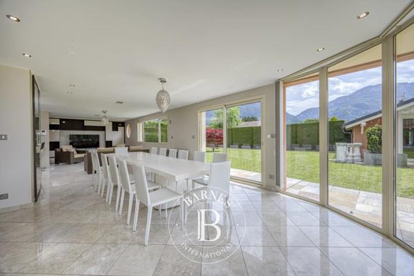 Saint-Pierre-en-Faucigny, Maison 4 Chambres -  250 m² à vendre