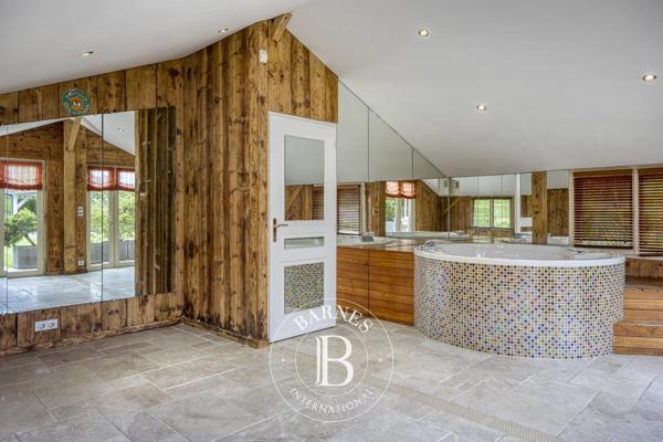 Saint-Pierre-en-Faucigny, Maison 4 Chambres -  250 m² à vendre