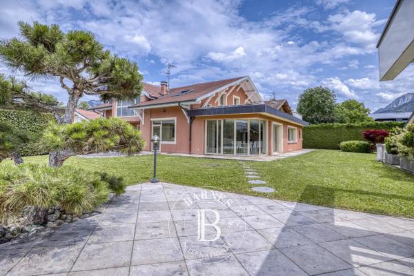 Saint-Pierre-en-Faucigny, Maison 4 Chambres -  250 m² à vendre